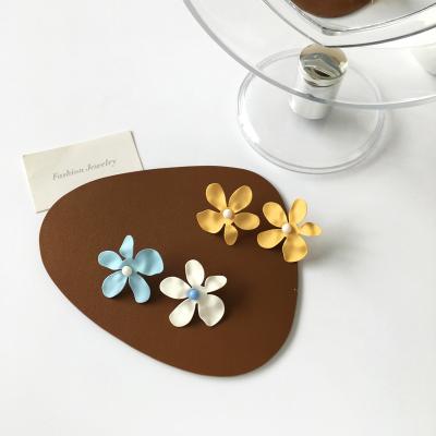 China 2021 fashion cute s925 needle simple flower stud silver earrings for sale