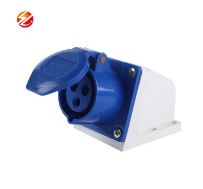 Chine IP44 Waterproof Industrial Plug Movable Male And Female 16A 32A 63A 3P 3P+N 3P+N+E Easy Installation Plug And Socket / Outlet Connector à vendre