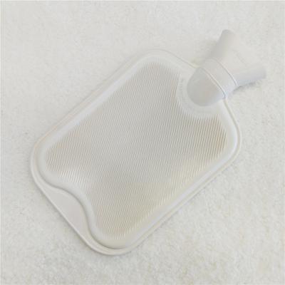 China Factory Direct Hot Water Bottle 1800ml Body Hand Rubber Hot Water Bottle Warmer Warmer for sale