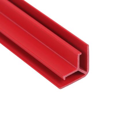 China Dekoration Kunststoffprofil Graphisch PVC Extrudierte Profile Rot L Winkel Profil zu verkaufen