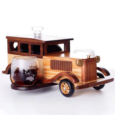 China New old-fashioned classic/postmodern car 1000ml liquor decanter with 2 whiskey glasses for sale