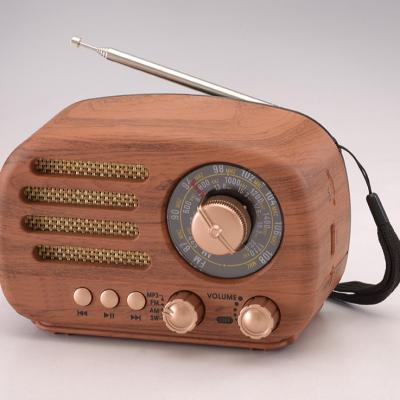 China PORTABLE multi-functional high sensitive portable switches am fm further bring classic retro radio together with earphone jack for sale