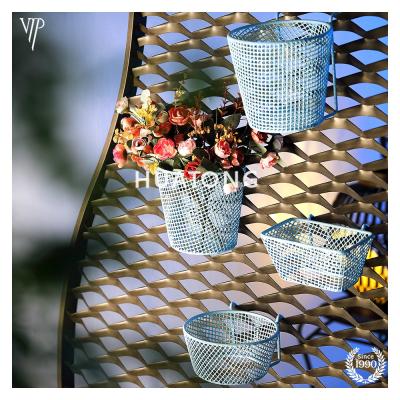 China Metal Easy Fill Basket Garden Flower Hanging Vegetable Fruits Planter Plant Container for sale