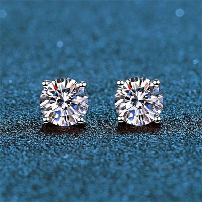 China New Trendy Trendy Wedding Sterling Silver Earrings 4 Prongs 1 Carat Moissanite Stud Earrings Jewelry for sale