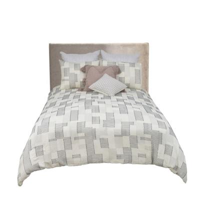 China Howard wearable cut jacquard duvet cover set with geometric design for sale