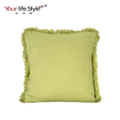 China Custom Decorated New Arrival 45*45cm Sustainable Fringe 18*18inch Tassel Decorated Cushion for sale