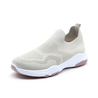 China Low price 2020 wholesale light factory fashion injection shoes sports sneakers shoes for sale for sale