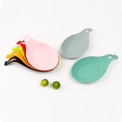 China Wholesale Battery Rest Silicone Kitchen Spoon Rest Stocked Eco-friendly Holder for sale