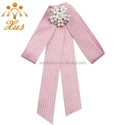 China Polyester Vintage Women Brooch Ribbon Bowknot Shirt Dress Bow Tie Lace Collar Brooch Big Pin Fashion Crystal Corsage Accessories bh100463 for sale