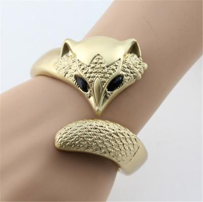 China FASHIONABLE Trendy Gold Plated Irregular Fox Design Alloy Bracelet for sale