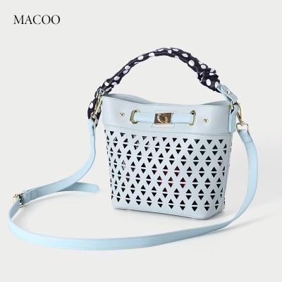 China New fashionable simple fashion handbag hollow and female shoulder pocket net soft red bag for women for sale