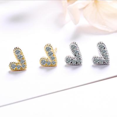 China New Women's Heart Shaped Stud Earrings Accessories S925 Sterling Silver Jewelry Mini Love Fashionable Diamond Stud Earrings for sale