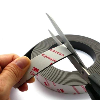 China Industrial Magnet Strip Flexible Magnetic Door Strip with 3M Tape for sale