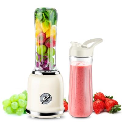 China Electric Smoothie Mini Blender Stand Blender High Quality Portable Easy To Use/Clean Blender BPA Tritian Free Bottle for sale