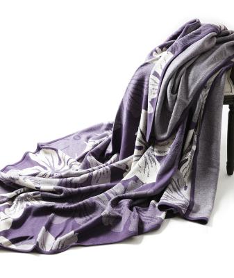 China Sustainable Knitted Luxury Chunky Heavyweight Australia Merino Floral Jacquard Wool Knit Throw Blanket for sale