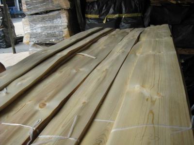 China Natural Knotty Pine Wood Veneer Sheet Crown Cut for sale