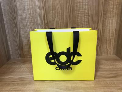 China CMYK 4C Offset Printing 250gsm Coated Paper Shopping Bags FSC Certificated for sale