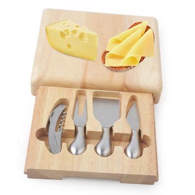 China Sustainable Square Shape Natural Cheese Rubber Wood Board With 4 Pieces Stainless Steel Cutlery Cheese Knife Set for sale