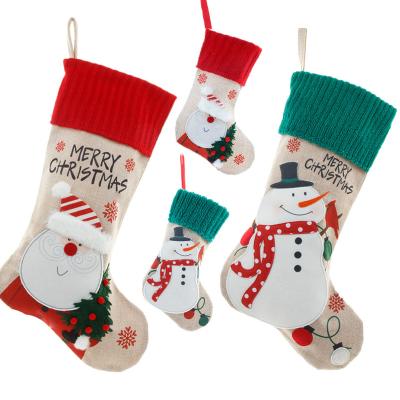 China New Festival Home Decoration Christmas Ornaments Canvas Embroidery Old Man Snowman Gift Candy Bag Xmas Pendant Knocks Gift Bag for sale