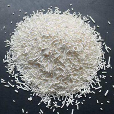 Chine Benzoate de sodium bactériostatique des agents de conservation C7H5NaO2 de catégorie comestible granulaire à vendre