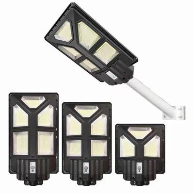 China Waterproof Garden High Efficiency Solar Battery Street Led Light White Gardens Street Light With Remote Control for sale