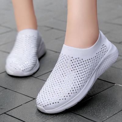 China Fashion Trend Women's Ladies Ankle Shoes Flat Loafers Crystal Fashion Bling Casual Sneakers Ladies Slip On Breathable Sports Shoes 35-43 for sale