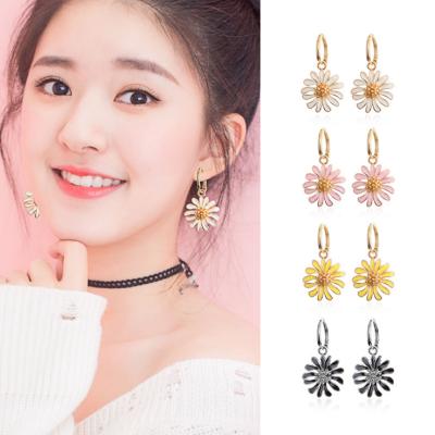 China New Trendy Korean Fashion Little Daisy Huggies Hoop Earring Elegant Flower Drop Dangle Earrings For Women Charms Bohemian Jewelry 2020 for sale