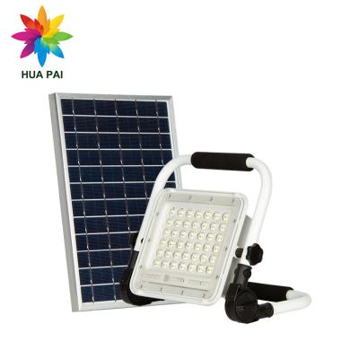 China Best HUAPAI 60 100 150 Billboard Light Control Remote Aluminum Flood Lamp HUAPAI 60 100 150 Outdoor 200W LED Solar Flood Light for sale