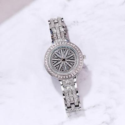 Chine Luxury Water Resistant Vintage Watch Women Wristwatches Ladies Diamond Bracelet Watches Custom Logo à vendre