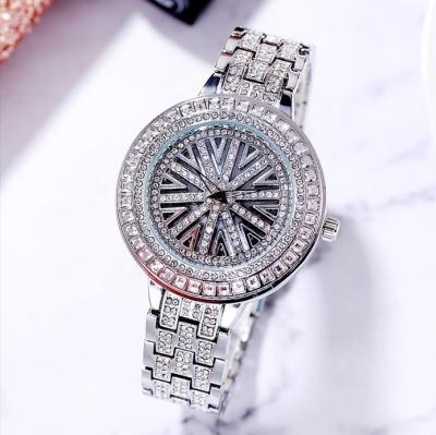 Chine Water Resistant Sister Watch Diamond Woman Wrist Watches Bling Ladies Dress Bracelet Case Alloy Quartz Watch à vendre