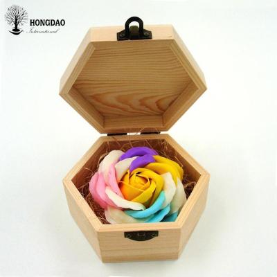 China HONGDAO Handmade Wholesale Unfinished Custom Polygonal Box Pine Wood Storage Box for sale