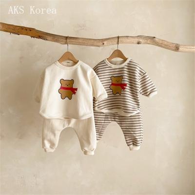 China Anti-wrinkle 2022 spring and autumn European and American casual round neck sweater printing bear baby suit upper ts to plot customization for sale