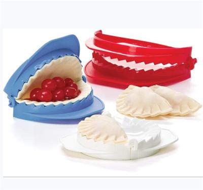 China Viable Wholesale Multifunctional Plastic Multicolor Dough Set For Mold Maker Dumpling Skin Press Cu for sale