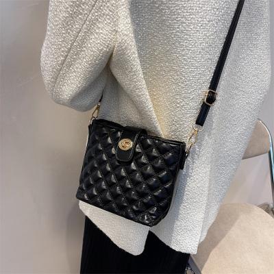 China Accept 2021 New Fashion Lady Bag PU Leather Soft Cross Perfume Cute Handbag Small Chain Bag for sale