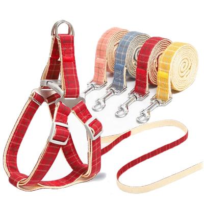 China Custom Adjustable Heavy Duty Anti-twist Pet DETACHED Cat Dog Collar Leash Harness Set Supplies for sale