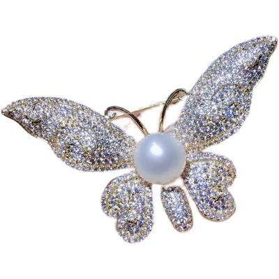 China Brass High End Luxury Collection Ladies Birthday Brooch Butterfly Corsage Butterfly Jewelry Corsage Fast Delivery Designer Brooches For Lady for sale