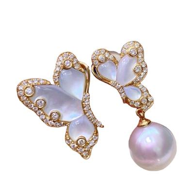 China FASHIONABLE Stud Earring Butterfly AB Akoya Freshwater Pearl For Woman White Fritillary Earrings for sale