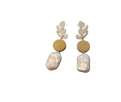 China FASHIONABLE Wooden Artistic Lobe Earrings Korean Wooden Lobe Earrings Summer Sense Pearl Drop Earrings Baroque Sense Pearl Earrings for sale