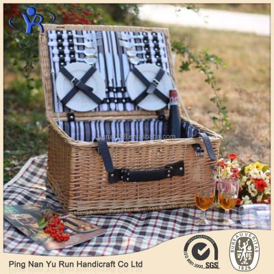 China China Luxury Wicker Picnic Basket 6 Large Person Use Outdoor Basket Cutlery Set for sale