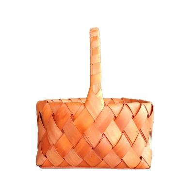 China Sustainable Soft Hand Weaving Chips Storage Hanging Basket for sale