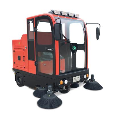 China Hotels Driving Dry Sweeper Machine And Water Sweeping Equipment Fully Enclosed Road Sweeper for sale