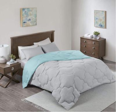 China Quaterfoil Folded Modern Geometric Cloud Quilted Design All Season Down Alternative Bedding With Matching Shams for sale