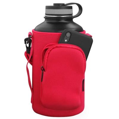 China Half Gallon 64oz Waterproof Water Bottle With Sleeves Water Bottle Sleeve Neoprene Fabric Water Bottle Holder Cooling Bag Sleeves With Adjustable Strap for sale