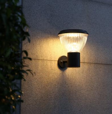 China Waterproof Garden House Outdoor Solar Garden Light for sale