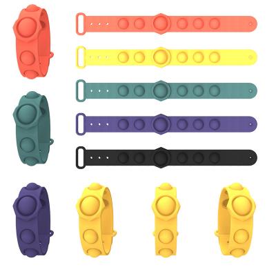 China Toy Wholesale Amazon hotkey puzzle finger push bubble fedget toy bracelet popsits funny educational fidgety person toy chain bracelet tiktok band popsits for sale