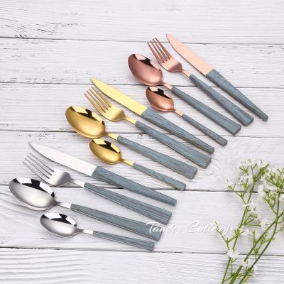 China High Quality Durable Sandwich Flatware Travel Handle Wedding Plastic Cutlery Set Set For 4 Pcs for sale