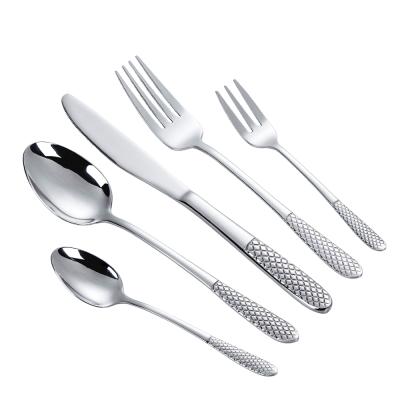 China Viable 16/20/24 Piece Cutlery Set Diamond Lattice Handle Luxury Stainless Steel Flatware Set Flatware Set for sale