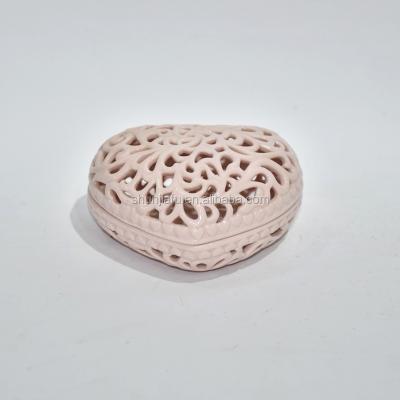 China Hot Selling Eco-friendly Design Heart Wedding Favors And Gifts Porcelain Trinket Boxes Ceramic Custom Jewelry Box for sale