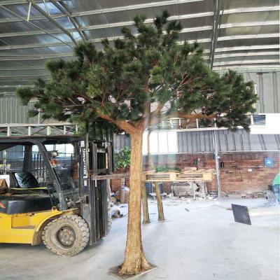 China Environmentally Friendly Customized 6M Height Height Top Artificial Lighting Pine For Outdoor Indoor Decoration for sale