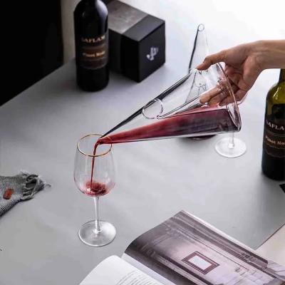 China Creative Hand Pyramid Blown Hand Blown Wine Decanter Crystal Glass Wine Bottle for Home Bars Restaurants for sale